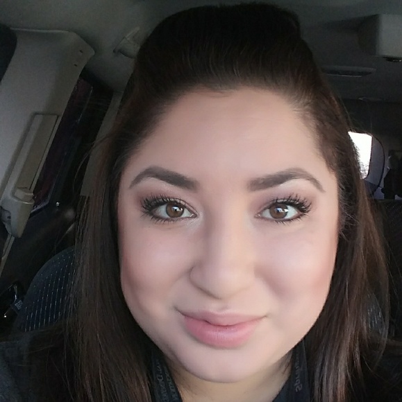 Meet your Posher, Adlin - Picture 1 of 2